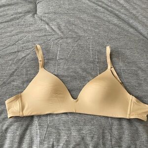 Skims Wireless Form T-shirt Bra - Sand 36A